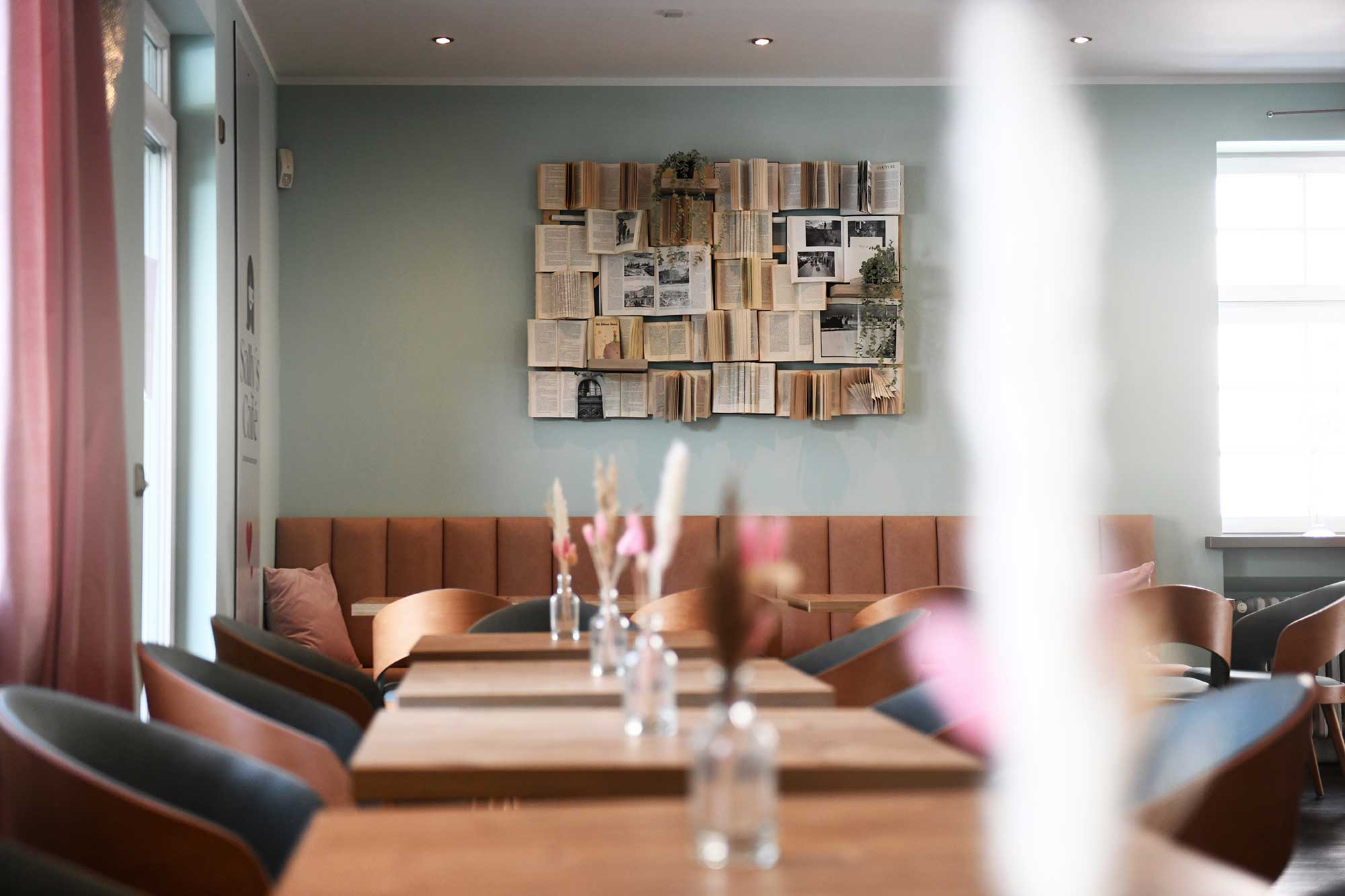 Einblick. Sally´s Café. Mitten im Herzen von Müheim Saarn.